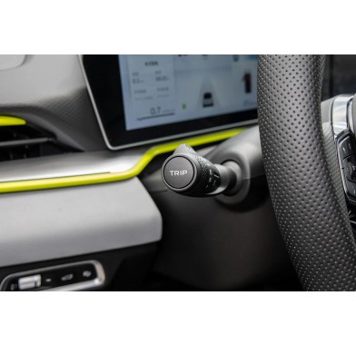 GEELY COOLRAY CHAMPIONSHIP EDITION - 22735